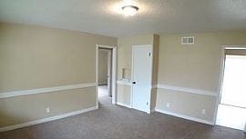  2107 S Glenn St, Wichita, Ks 67213 3 Beds 2 Baths 1,434 Sqft in Wichita, KS (Photo 3 of 5)