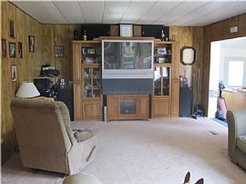 3 Beds 2 Baths in Ashley, OH (Photo 2 of 7)
