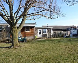 3 Beds 2 Baths in Ashley, OH (Photo 5 of 7)