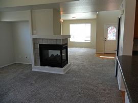 Wonderful 4 Bed 2.5 Bath/brand New Paint/carpet in Aurora, CO (Photo 5 of 12)