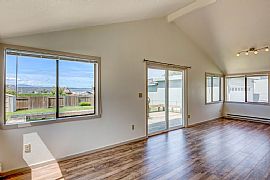 Beautiful 2 Beds 1 Bath in 4884 Magellan Dr, Freeland, Wa in Freeland, WA (Photo 4 of 12)