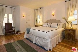 7 Bed Room in North Richmond, CA (Photo 4 of 5)