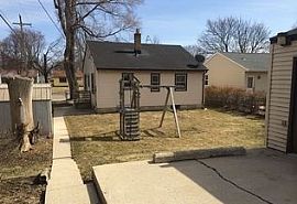 7928 W Grantosa Dr, Milwaukee, Wi 53218 in Milwaukee, WI (Photo 2 of 8)