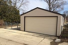 7928 W Grantosa Dr, Milwaukee, Wi 53218 in Milwaukee, WI (Photo 4 of 8)