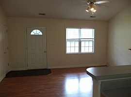  257 Zachary Ln, Hubert, Nc 28539 3 Beds 2 Baths 1,001 Sqft in Hubert, NC (Photo 3 of 6)