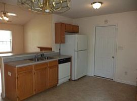  257 Zachary Ln, Hubert, Nc 28539 3 Beds 2 Baths 1,001 Sqft in Hubert, NC (Photo 6 of 6)