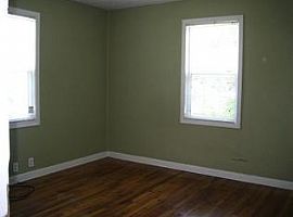  2014 Holt Dr, Columbia, Sc 29205 2 Beds 1 Bath 816 Sqft in Columbia, SC (Photo 3 of 5)