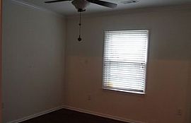  802 Bradford Woods Dr, Charlotte, Nc 28209 3 Beds 2 Baths 1,30 in Charlotte, NC (Photo 4 of 9)