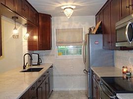  802 Bradford Woods Dr, Charlotte, Nc 28209 3 Beds 2 Baths 1,30 in Charlotte, NC (Photo 6 of 9)