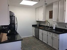 3 Beds 2 Baths Home in San Francisco, CA (Photo 2 of 3)