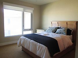Sun-Drenched 2-Bed/2-Bath Condo with Ensuite Bathroom in Santa Cruz, CA