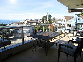 Sun-Drenched 2-Bed/2-Bath Condo with Ensuite Bathroom in Santa Cruz, CA (Photo 11 of 12)