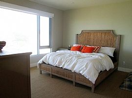 Sun-Drenched 2-Bed/2-Bath Condo with Ensuite Bathroom in Santa Cruz, CA (Photo 8 of 12)