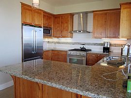 Sun-Drenched 2-Bed/2-Bath Condo with Ensuite Bathroom in Santa Cruz, CA (Photo 9 of 12)