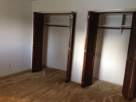 Cozy Three Bedroom with Extra Storage, Big Walking Closet in Menlo Park, CA (Photo 2 of 8)