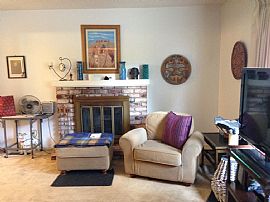 Cozy Three Bedroom with Extra Storage, Big Walking Closet in Menlo Park, CA