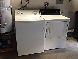 Cozy Three Bedroom with Extra Storage, Big Walking Closet in Menlo Park, CA (Photo 7 of 8)