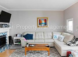 3 Bedroom 1.5 Bath Home in San Francisco, CA (Photo 2 of 3)