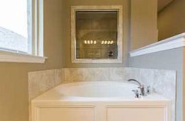 Furnished 4 Beds 3.5 Baths  in Santa Ana, CA (Photo 12 of 12)