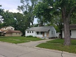 1377 Woodland Dr, Inkster, Mi 48141 3 Beds 1 Bath 1,400 Sqft in Inkster, MI