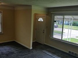 1377 Woodland Dr, Inkster, Mi 48141 3 Beds 1 Bath 1,400 Sqft in Inkster, MI (Photo 3 of 10)