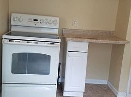 1377 Woodland Dr, Inkster, Mi 48141 3 Beds 1 Bath 1,400 Sqft in Inkster, MI (Photo 7 of 10)