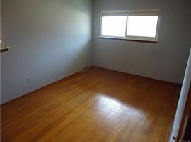 35247 Weideman St, Clinton Township, Mi 48035 3 Beds 1.5 Baths in Clinton Township, MI (Photo 8 of 9)