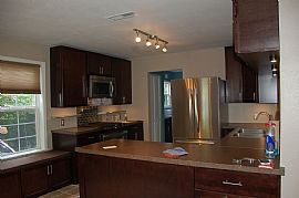 719 N Gregg Ave, Fayetteville, Ar 72701 3 Beds 2 Baths 1,520 Sq in Fayetteville, AR (Photo 4 of 12)