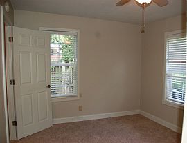 719 N Gregg Ave, Fayetteville, Ar 72701 3 Beds 2 Baths 1,520 Sq in Fayetteville, AR (Photo 5 of 12)