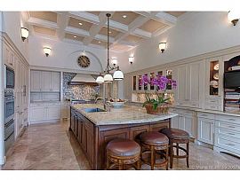 Furnished 6 Bedroom, 9 Bathroom in Coral Gables, FL (Photo 10 of 12)