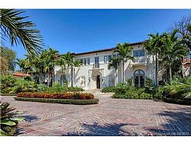 Furnished 6 Bedroom, 9 Bathroom in Coral Gables, FL (Photo 2 of 12)