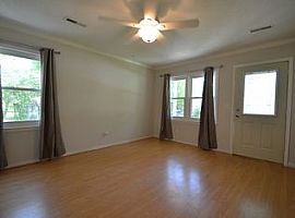 137 Red Cedar Dr, Goose Creek, Sc 29445 3 Beds 1 Bath 929 Sqft in Goose Creek, SC (Photo 3 of 6)