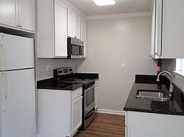 3427 Moss Ave, Columbia, Sc 29205 3 Beds 2 Baths 1,050 Sqft in Columbia, SC (Photo 6 of 8)