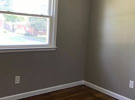 980 Tearose Dr, Lexington, Ky 40504 3 Beds 1 Bath 995 Sqft in Lexington, KY (Photo 2 of 8)