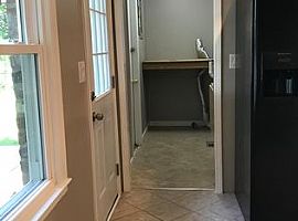 980 Tearose Dr, Lexington, Ky 40504 3 Beds 1 Bath 995 Sqft in Lexington, KY (Photo 3 of 8)