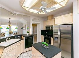 3 Beds 2 Baths in Corpus Christi, TX (Photo 3 of 4)