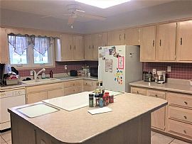 Spacious 3 Bedroom and 3 Bath Great Visual Appeal with Large Ro in Sioux Falls, SD (Photo 2 of 6)