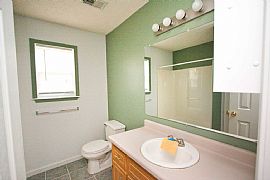 1140 Timothy Ave, Oak Grove, Ky 42262 3 Beds 2 Baths 1,000 Sqft in Oak Grove, KY (Photo 10 of 12)