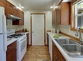  4228 145th Ave Se, Bellevue, Wa 98006 3 Beds 2 Baths 1,210 Sqf in Bellevue, WA (Photo 5 of 6)