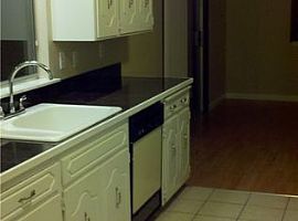  8909 47th St W, Tacoma, Wa 98466 3 Beds 2 Baths 1,458 Sqft in Tacoma, WA (Photo 4 of 6)