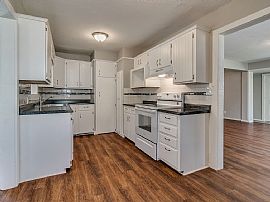  411 E Jarman Dr,Midwest City, Ok 73110  Extraordinary Remodele in Midwest City, OK (Photo 4 of 10)