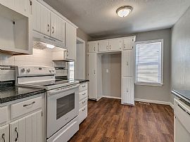 411 E Jarman Dr,Midwest City, Ok 73110  Extraordinary Remodele in Midwest City, OK (Photo 5 of 10)