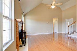 3492 Sandpiper Dr, Clarksville, Tn 37042 3 Beds 2 Baths 1,555 S in Clarksville, TN (Photo 5 of 11)