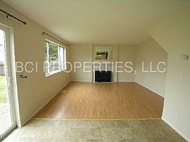 Single Family Home in Spanaway, WA (Photo 5 of 7)