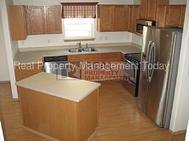 Single Family Home in Puyallup, WA (Photo 3 of 6)