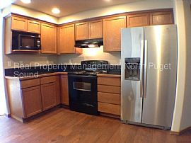 Single Family Home in Marysville, WA (Photo 3 of 4)