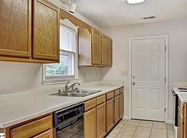 220 Weaver Ln, Simpsonville, Sc 29681 3 Beds 2 Baths 1,333 Sqft in Simpsonville, SC (Photo 5 of 11)