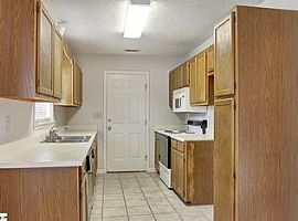 220 Weaver Ln, Simpsonville, Sc 29681 3 Beds 2 Baths 1,333 Sqft in Simpsonville, SC (Photo 9 of 11)