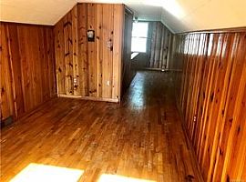 29809 Windsor St, Garden City, Mi 48135 3 Beds 1 Bath 989 Sqft in Garden City, MI (Photo 4 of 7)