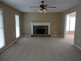 Single Family Home in Dallas, GA (Photo 3 of 6)